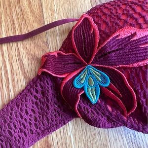 VS Bra with Floral Appliqué and Mesh-Like Lace